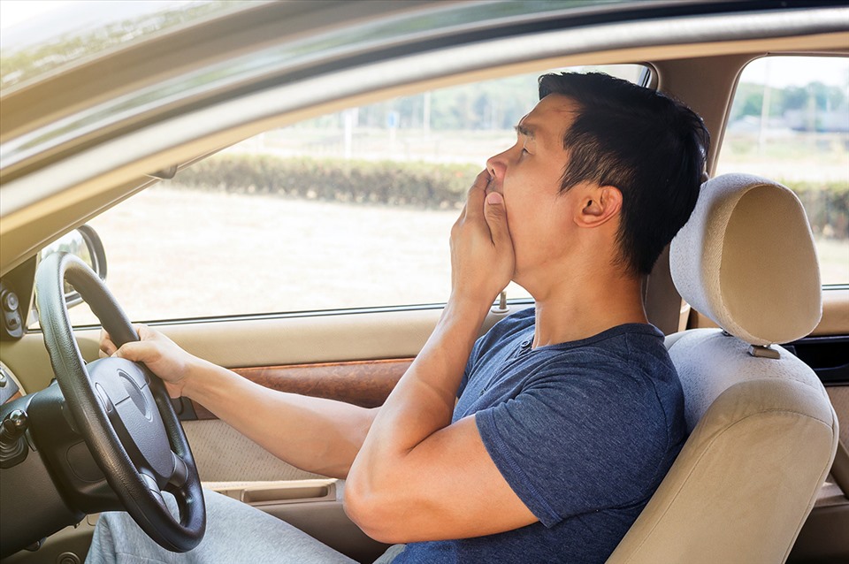 Những yếu tố gây mất tập trung khi lái xe và cách khắc phục Những yếu tố gây mất tập trung khi lái xe và cách khắc phục