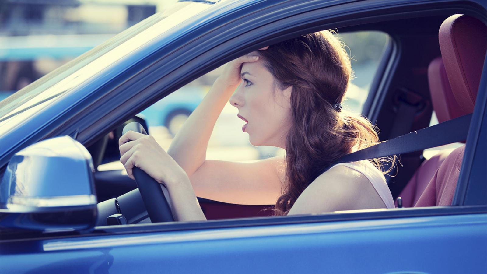 Kinh nghiệm giúp phụ nữ lái xe ô tô an toàn hơn Kinh nghiệm giúp phụ nữ lái xe ô tô an toàn hơn